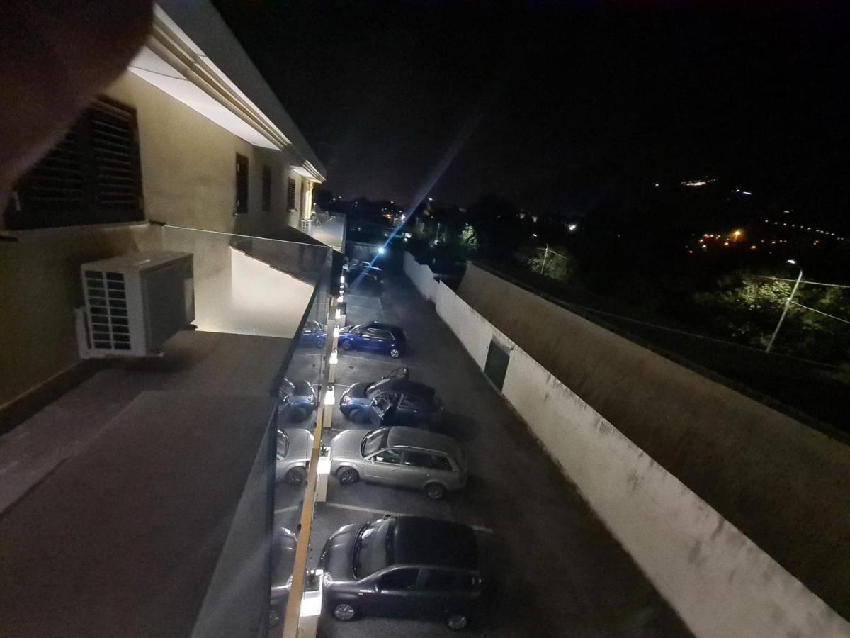 الشقق الفندقية أنغريفي  Residenza Carlucci المظهر الخارجي الصورة